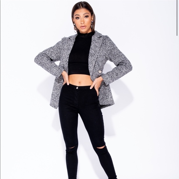 *New* Edge to Edge Blazer - Picture 4 of 8